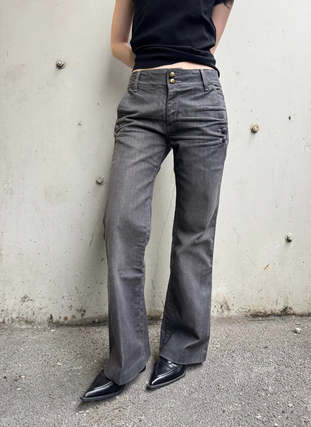 American Boot-shaped jeans