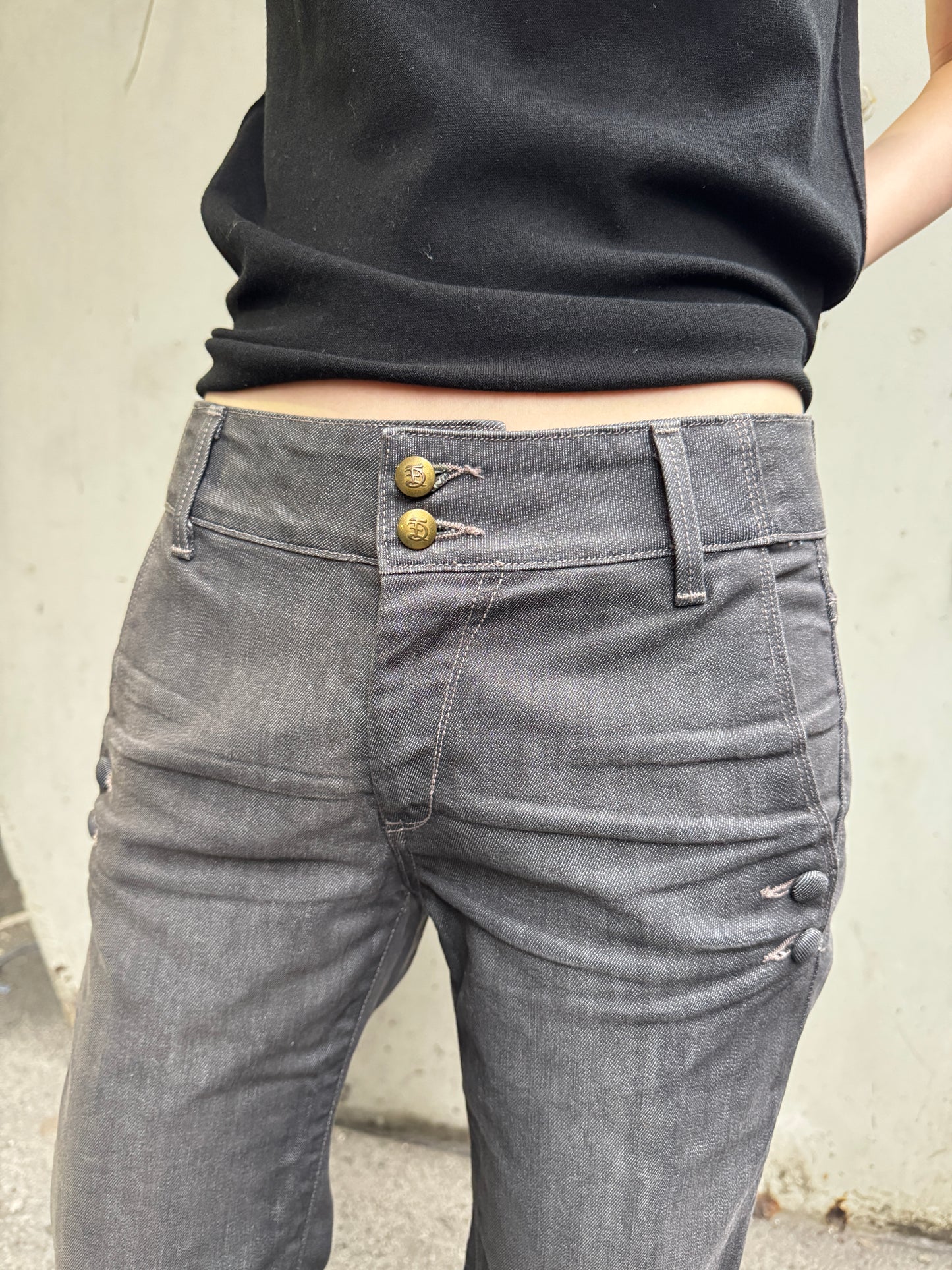 American Boot-shaped jeans