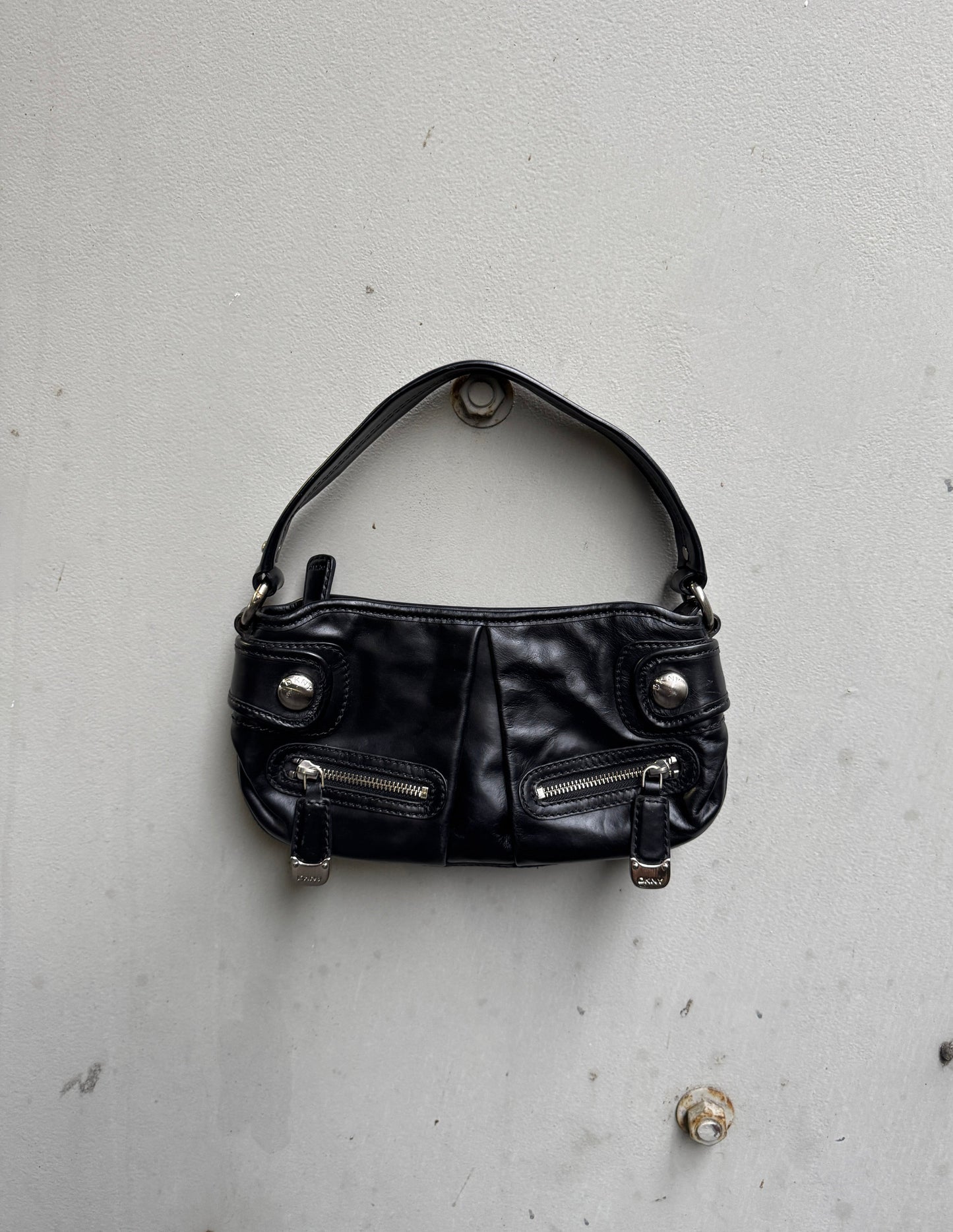 DKNY LEATHER SHOULDER BAG