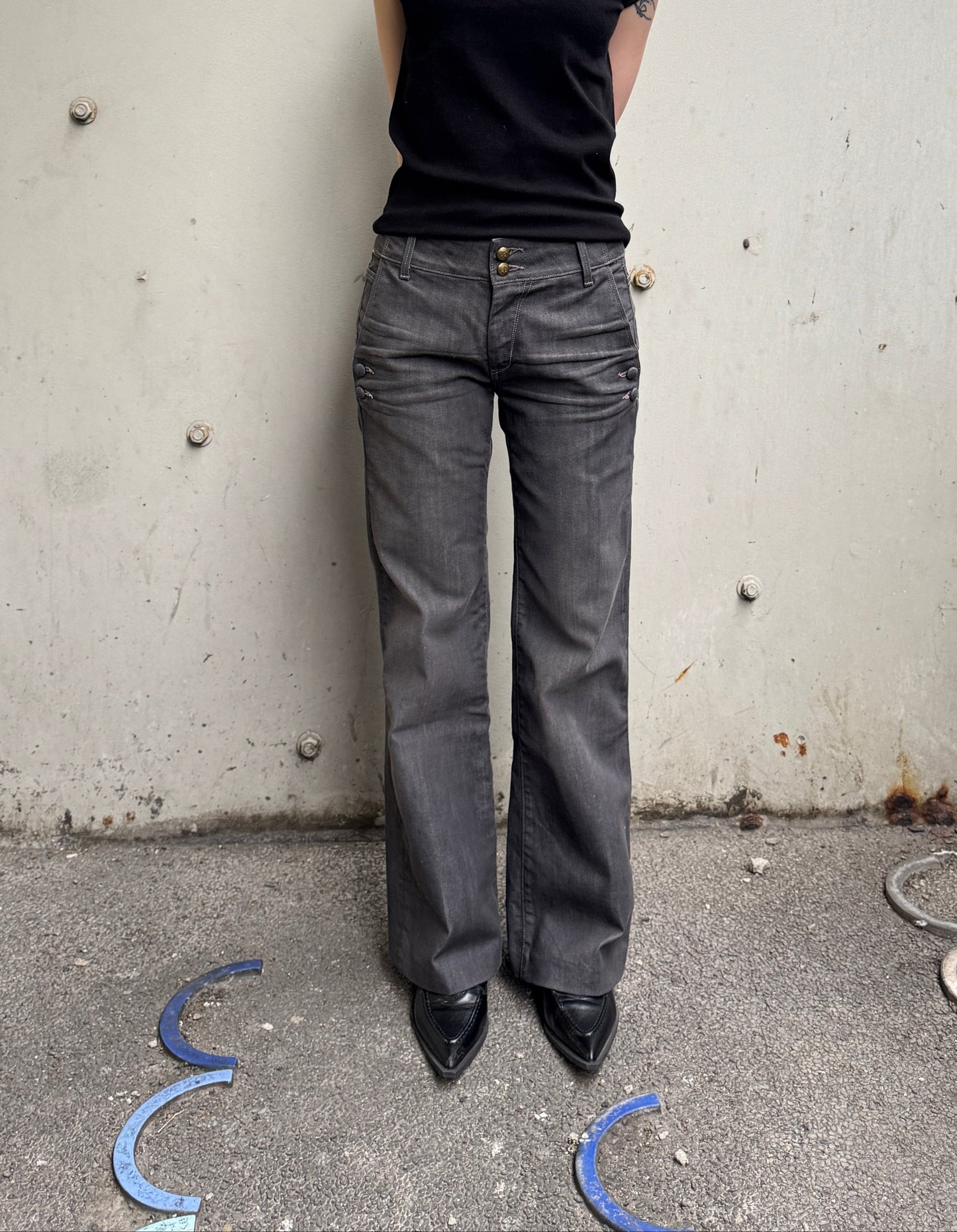 American Boot-shaped jeans